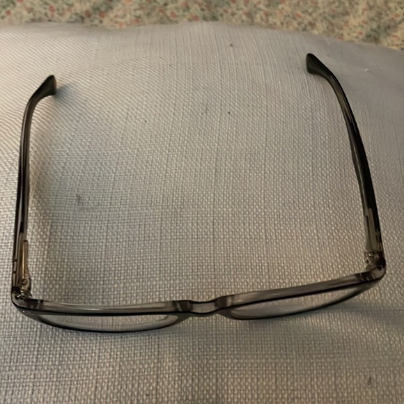 Ray-Ban Sunglasses 🕶 - Picture 7 of 8